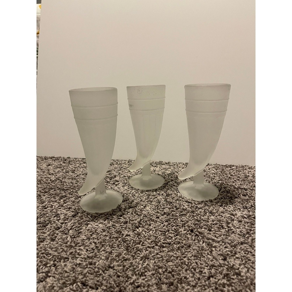 Vintage Tiara exclusive "Pilsner Horn " frosted satin glass beer mugsVintage Tia